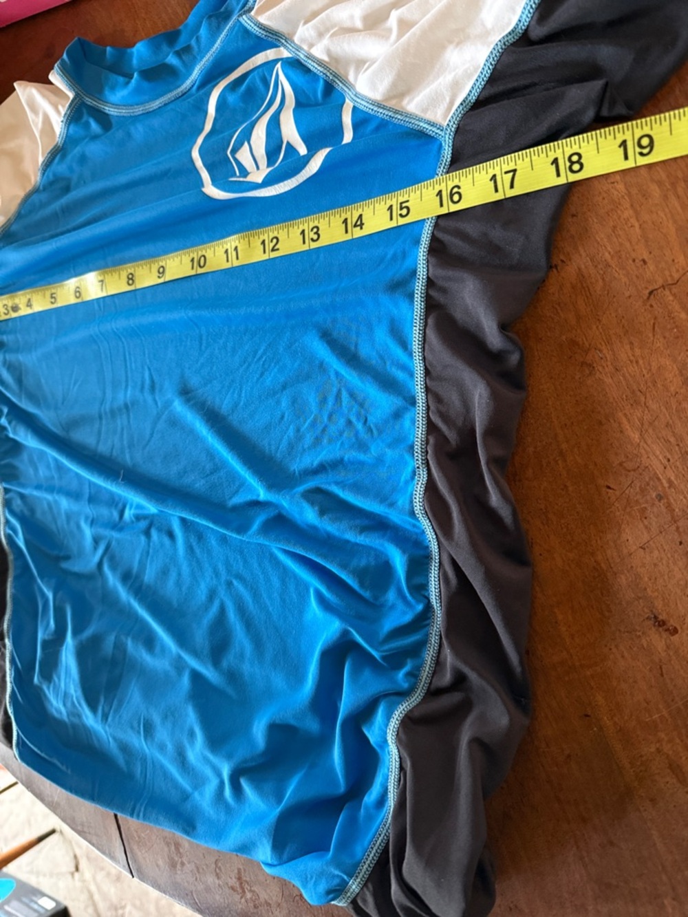 Volcom Rash guard - Picture 8 of 16